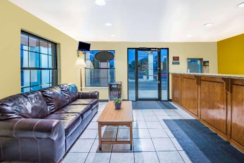 Days Inn by Wyndham McAllen - image 3