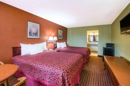 Days Inn by Wyndham McAllen - image 6