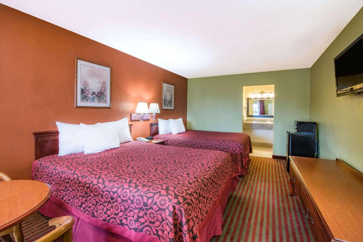 Days Inn by Wyndham McAllen - image 6