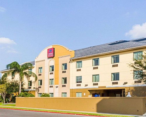 Comfort Suites At Plaza Mall - image 18