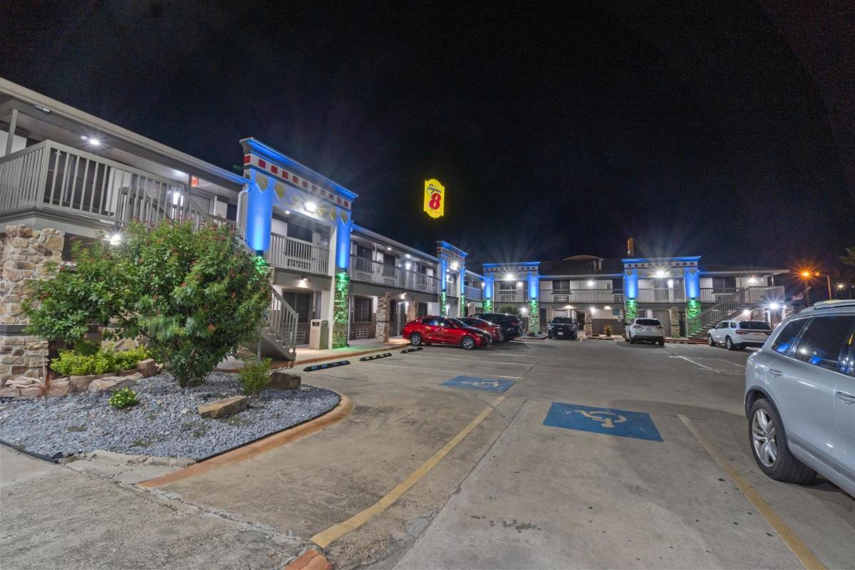 Super 8 by Wyndham McAllen- Downtown- La Plaza Mall - main image