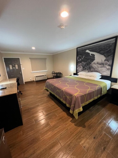 Super 8 by Wyndham McAllen- Downtown- La Plaza Mall - image 11