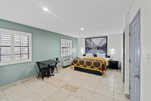 Super 8 by Wyndham McAllen- Downtown- La Plaza Mall - image 16