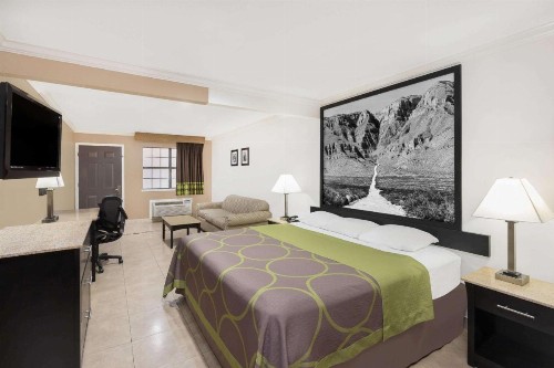 Super 8 by Wyndham McAllen- Downtown- La Plaza Mall - image 19