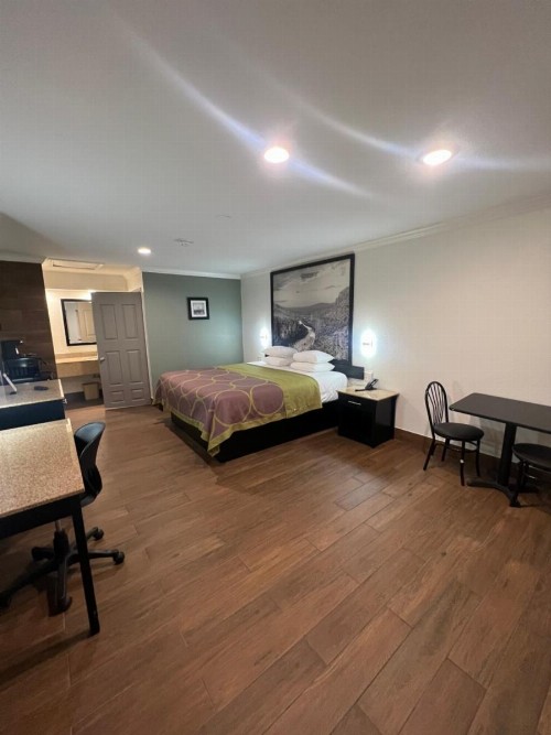 Super 8 by Wyndham McAllen- Downtown- La Plaza Mall - image 21