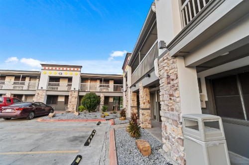 Super 8 by Wyndham McAllen- Downtown- La Plaza Mall - image 39