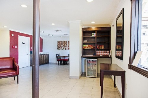 OYO Hotel McAllen Airport South - image 13