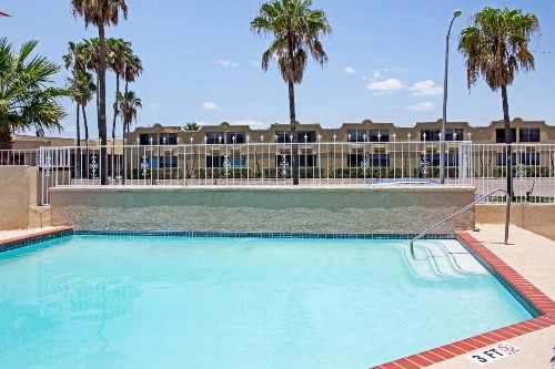 OYO Hotel McAllen Airport South - image 16