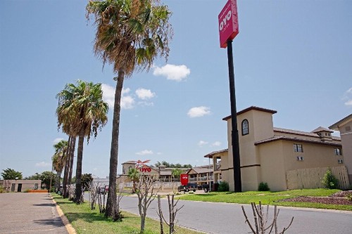OYO Hotel McAllen Airport South - image 18