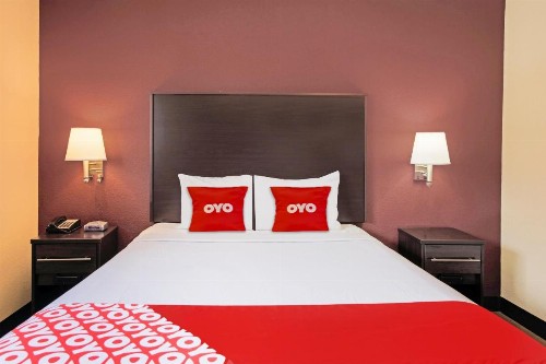 OYO Hotel McAllen Airport South - image 23