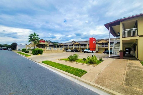 OYO Hotel McAllen Airport South - image 24