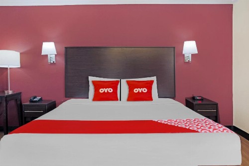 OYO Hotel McAllen Airport South - image 29