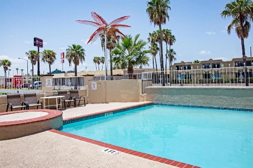 OYO Hotel McAllen Airport South - image 30