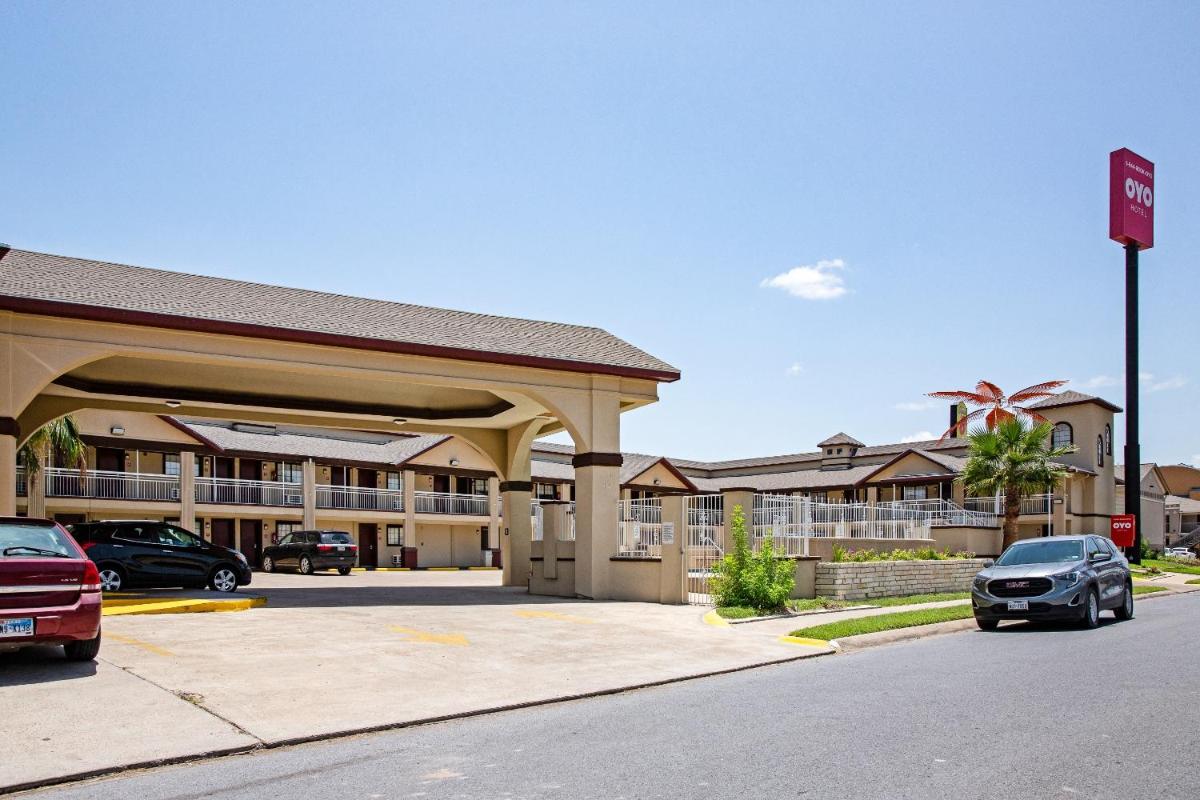 OYO Hotel McAllen Airport South - image 4