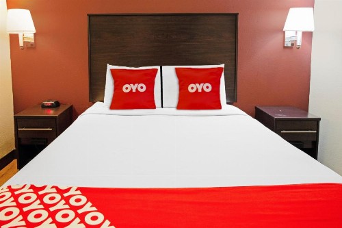 OYO Hotel McAllen Airport South - image 41