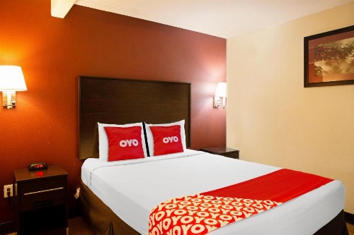 OYO Hotel McAllen Airport South - image 42