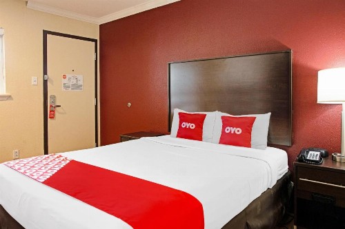 OYO Hotel McAllen Airport South - image 43