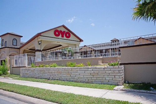 OYO Hotel McAllen Airport South - image 48