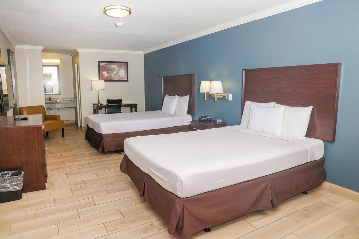 OYO Hotel McAllen Airport South - image 6