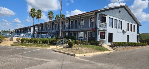 Deluxe Inn Airport