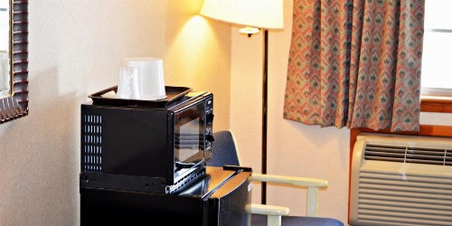 Aloha Inn - image 5