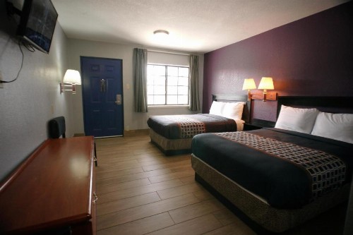 Texas Inn McAllen Airport - image 10
