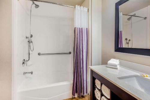La Quinta by Wyndham McAllen Convention Center - image 13