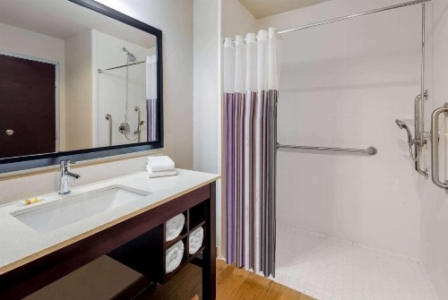 La Quinta by Wyndham McAllen Convention Center - image 20