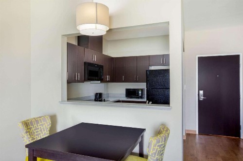 La Quinta by Wyndham McAllen Convention Center - image 24