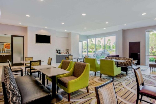 La Quinta by Wyndham McAllen Convention Center - image 34