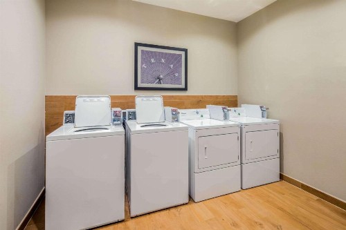 La Quinta by Wyndham McAllen Convention Center - image 38