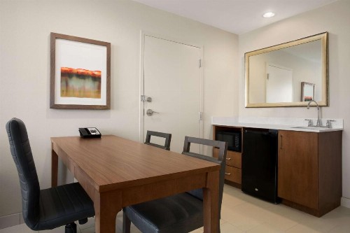 Embassy Suites by Hilton McAllen Convention Center - image 23