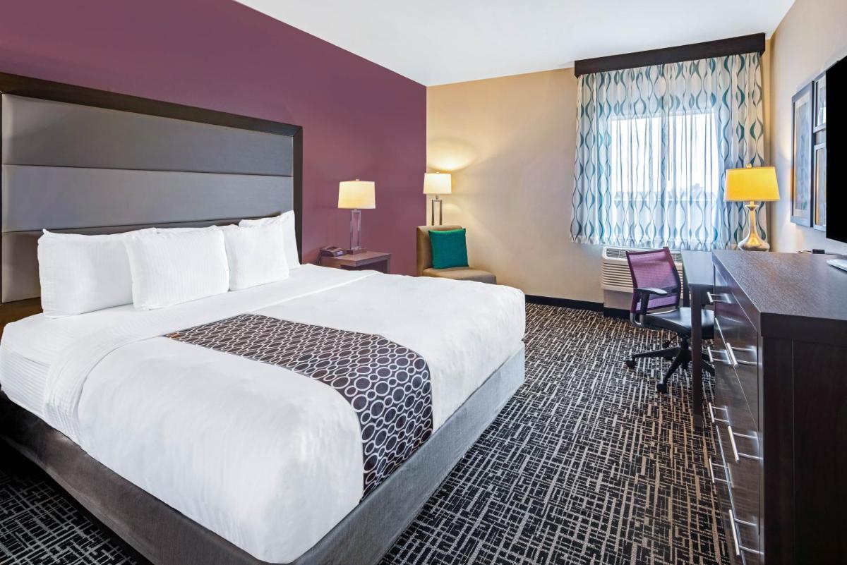 La Quinta by Wyndham McAllen La Plaza Mall - image 7