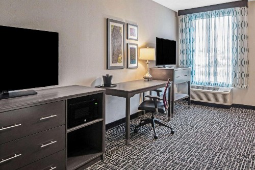 La Quinta by Wyndham McAllen La Plaza Mall - image 9