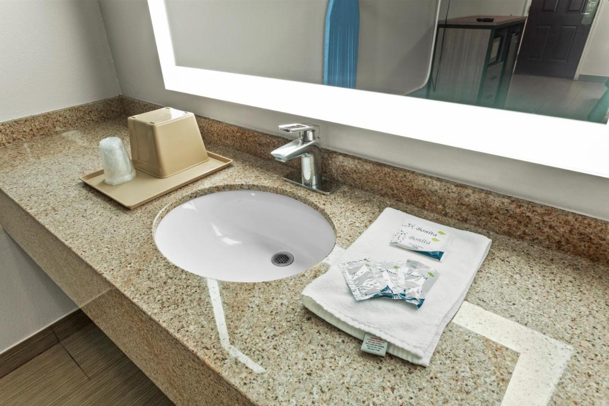 Fiesta Inn - image 2