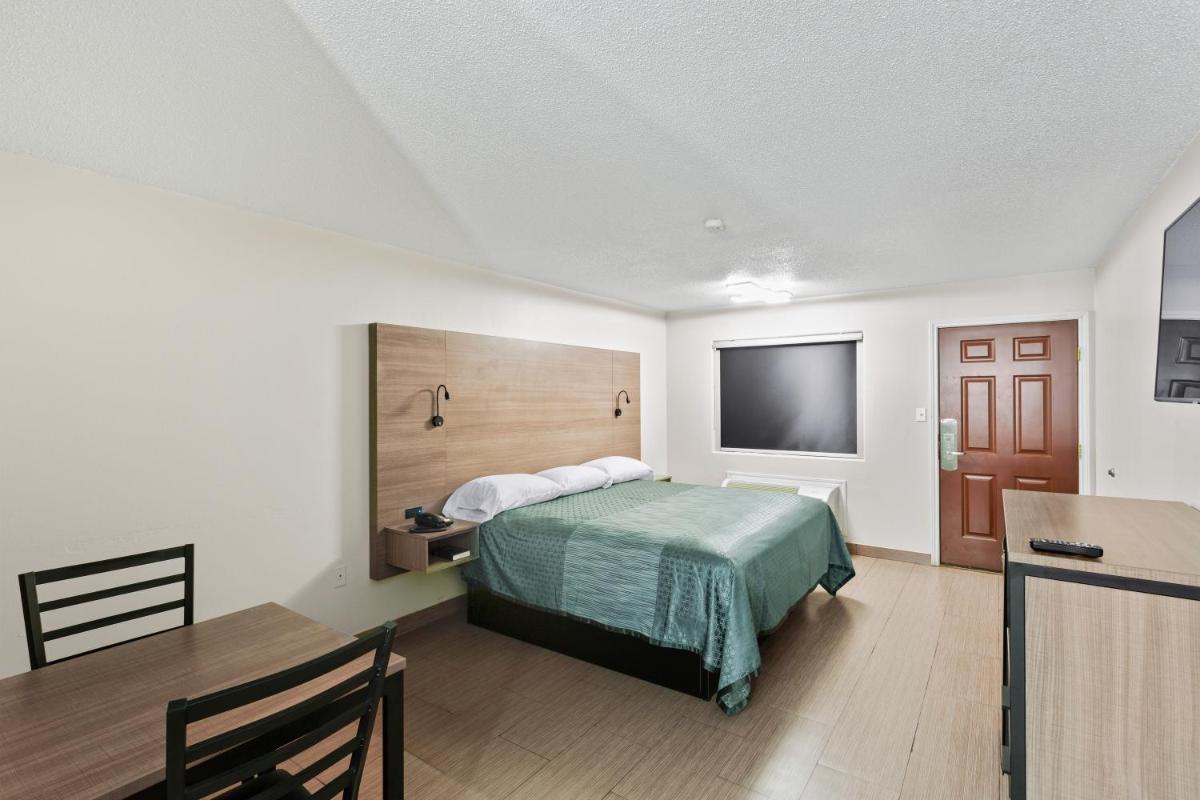 Fiesta Inn - image 3