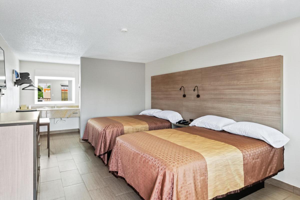 Fiesta Inn - image 6