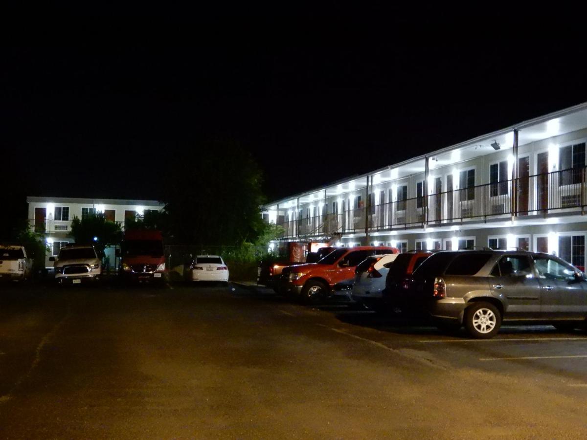 Fiesta Inn - image 7