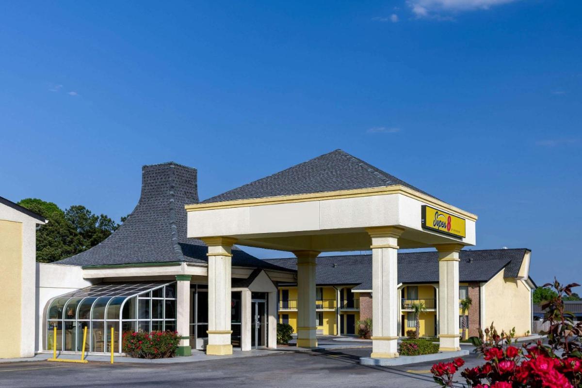 Howard Johnson by Wyndham McDonough GA - main image