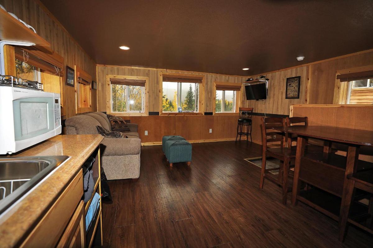 Modern Log Cabin - image 4