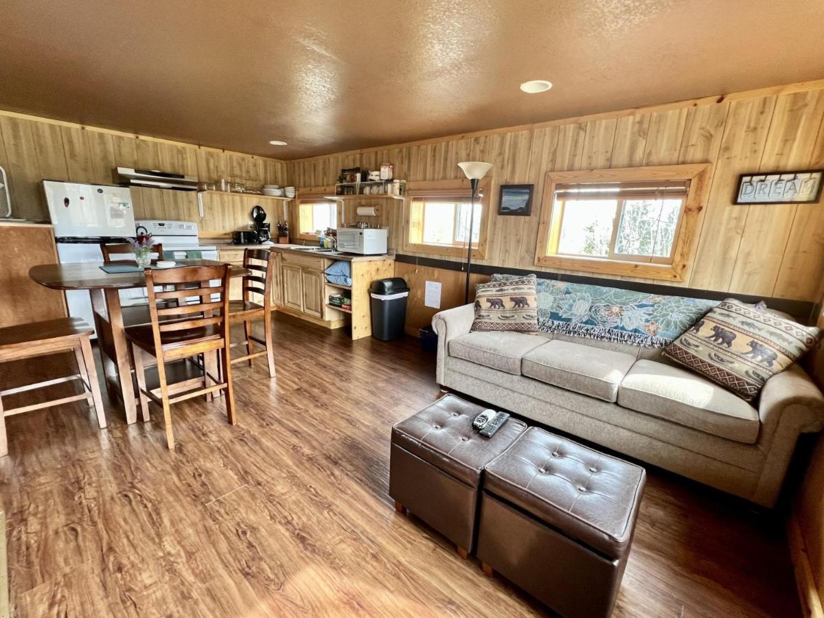 Modern Log Cabin - image 7