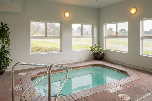 Holiday Inn Express Hotel & Suites Arcata/Eureka-Airport Area an IHG Hotel - image 18