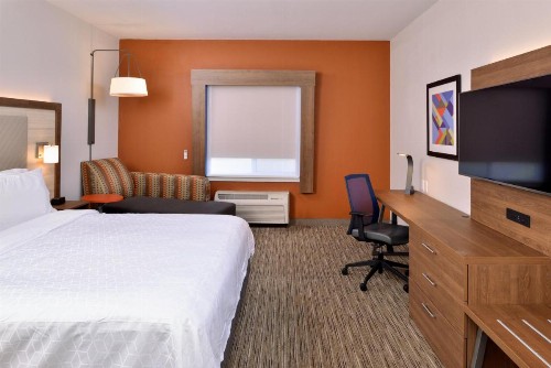 Holiday Inn Express Hotel & Suites Arcata/Eureka-Airport Area an IHG Hotel - image 2