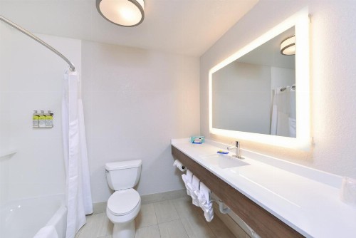 Holiday Inn Express Hotel & Suites Arcata/Eureka-Airport Area an IHG Hotel - image 26