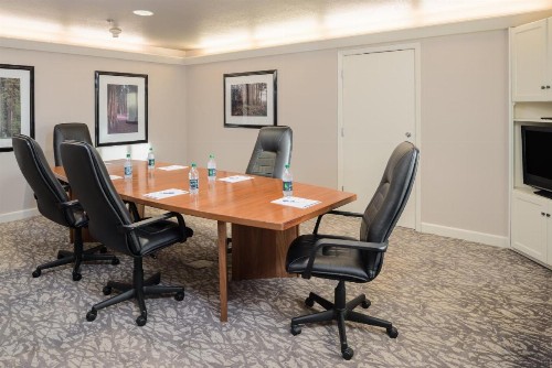 Holiday Inn Express Hotel & Suites Arcata/Eureka-Airport Area an IHG Hotel - image 3