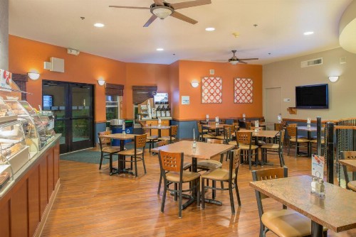 Holiday Inn Express Hotel & Suites Arcata/Eureka-Airport Area an IHG Hotel - image 5