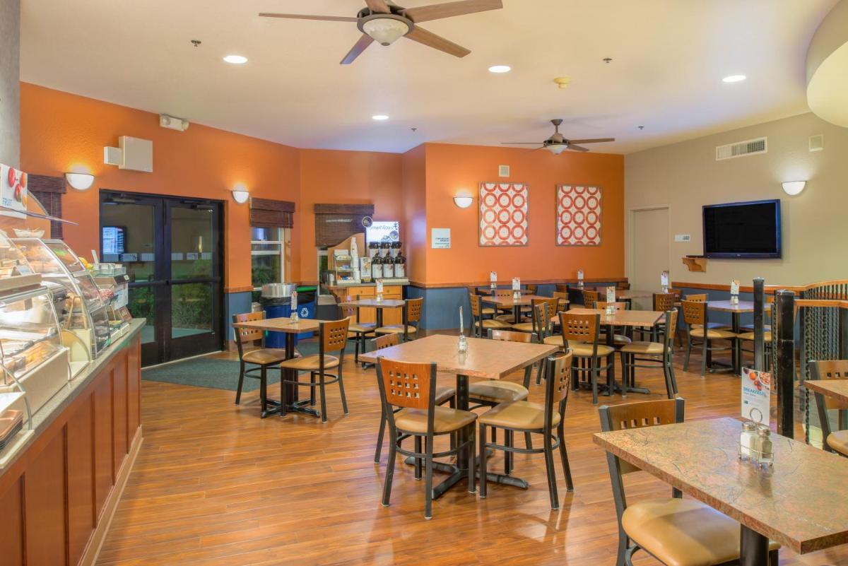 Holiday Inn Express Hotel & Suites Arcata/Eureka-Airport Area an IHG Hotel - image 5