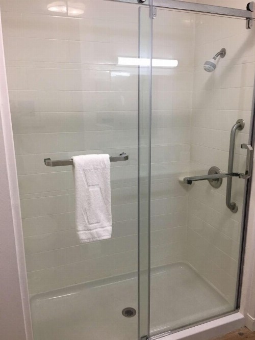 Hampton Inn McPherson - image 34