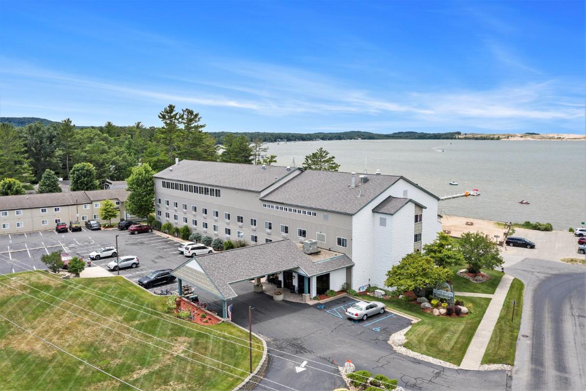 Dunes Waterfront Resort - main image