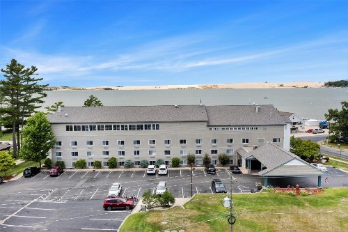 Dunes Waterfront Resort - image 14